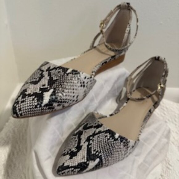 Seychelles Faux Snakeskin Flats - Picture 3 of 4